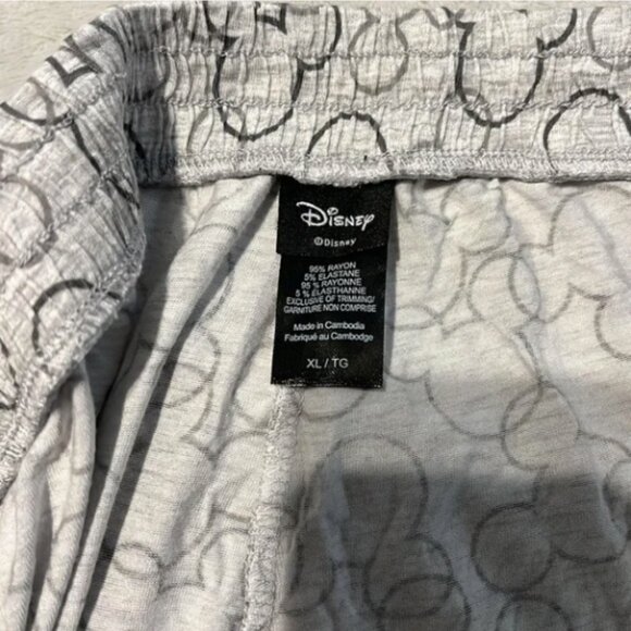 ✨3/$30 Disney women’s matching pyjama set - Picture 4 of 5